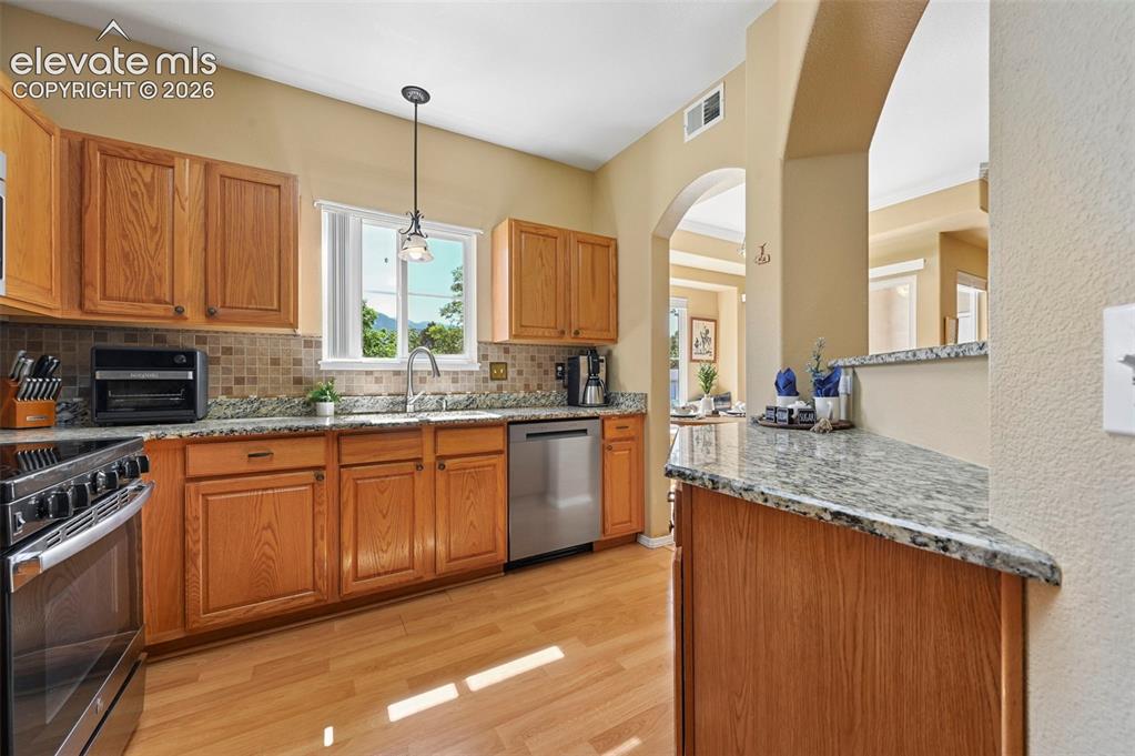 Image 10 of 37: Kitchen