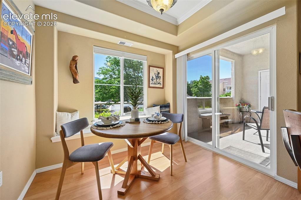 Image 13 of 37: Dining Area