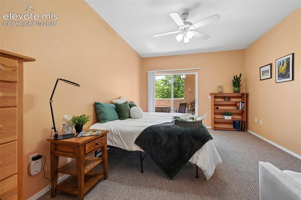 Image 14 of 37: Bedroom