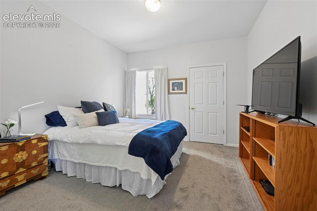 Image 18 of 37: Bedroom