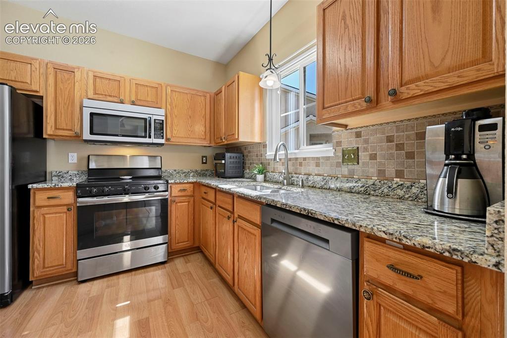 Image 9 of 37: Kitchen