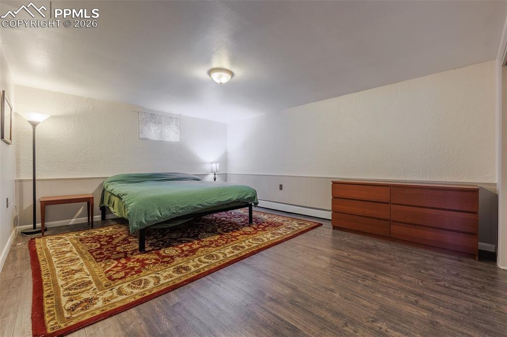 Image 43 of 50: Bedroom