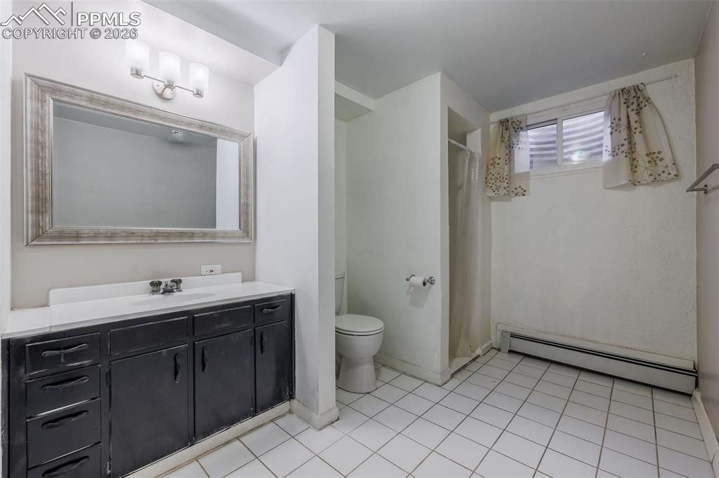 Image 44 of 50: Bathroom