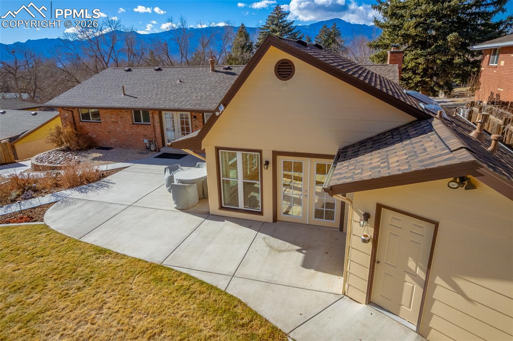 Image 47 of 50: Back of Structure