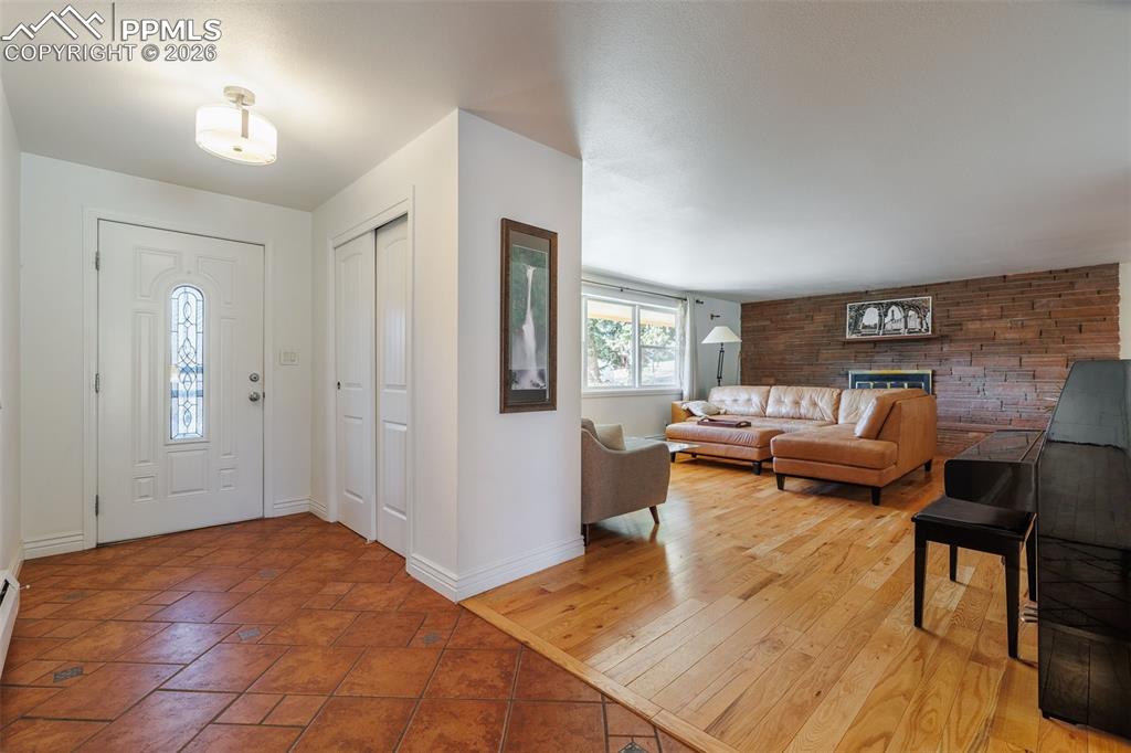 Image 9 of 50: Entry