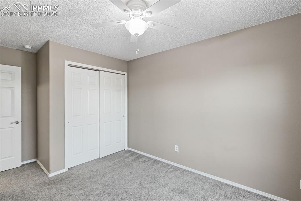 Image 26 of 32: Bedroom