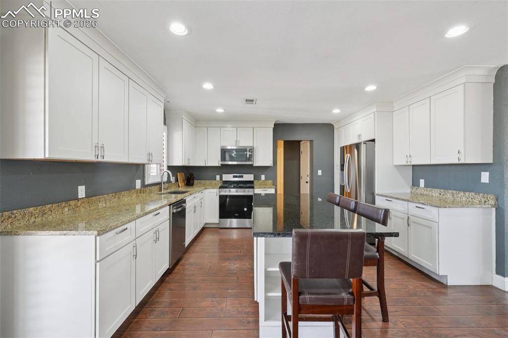 Image 24 of 50: Kitchen