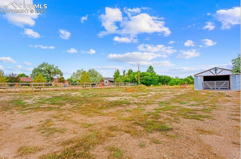 Image 43 of 50: Barn
