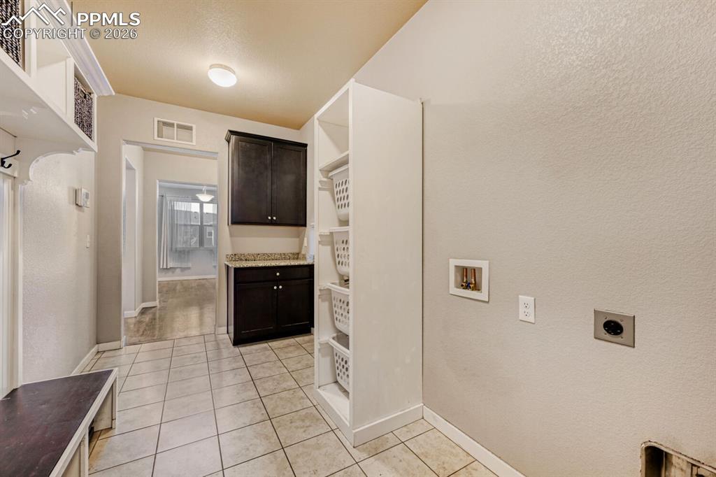 Image 15 of 37: Laundry