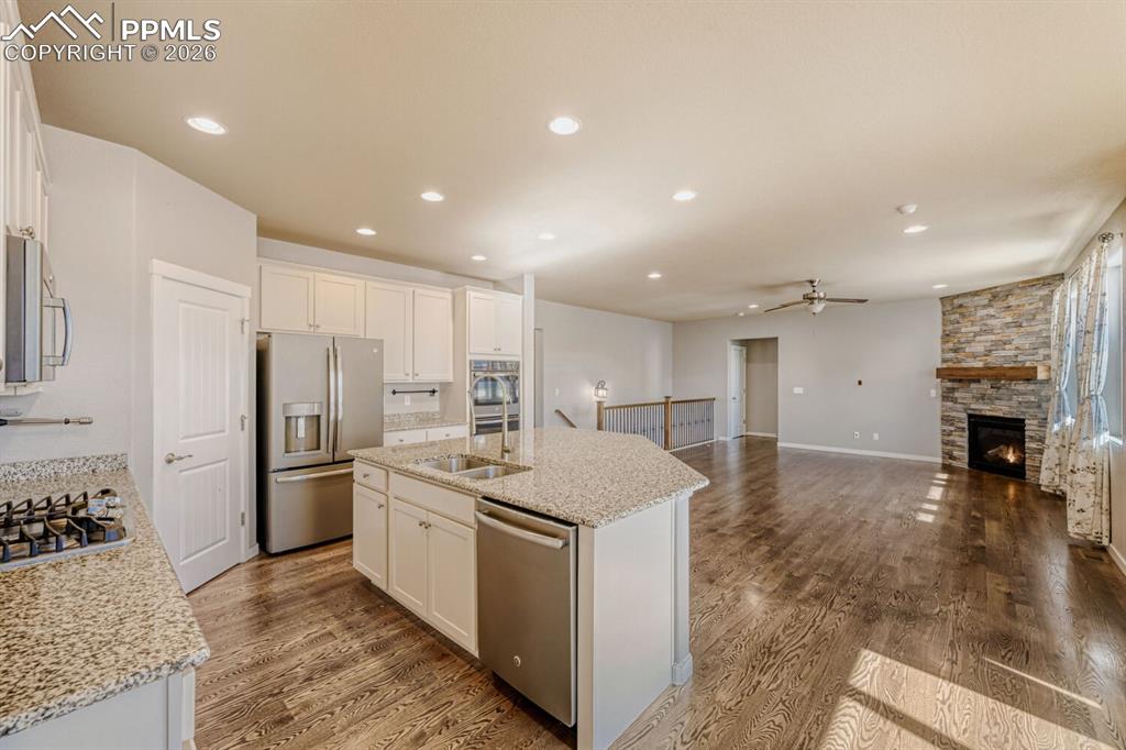 Image 8 of 37: Kitchen