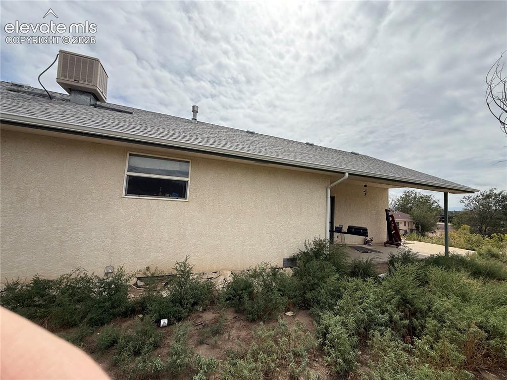 Image 6 of 20: Side of Structure
