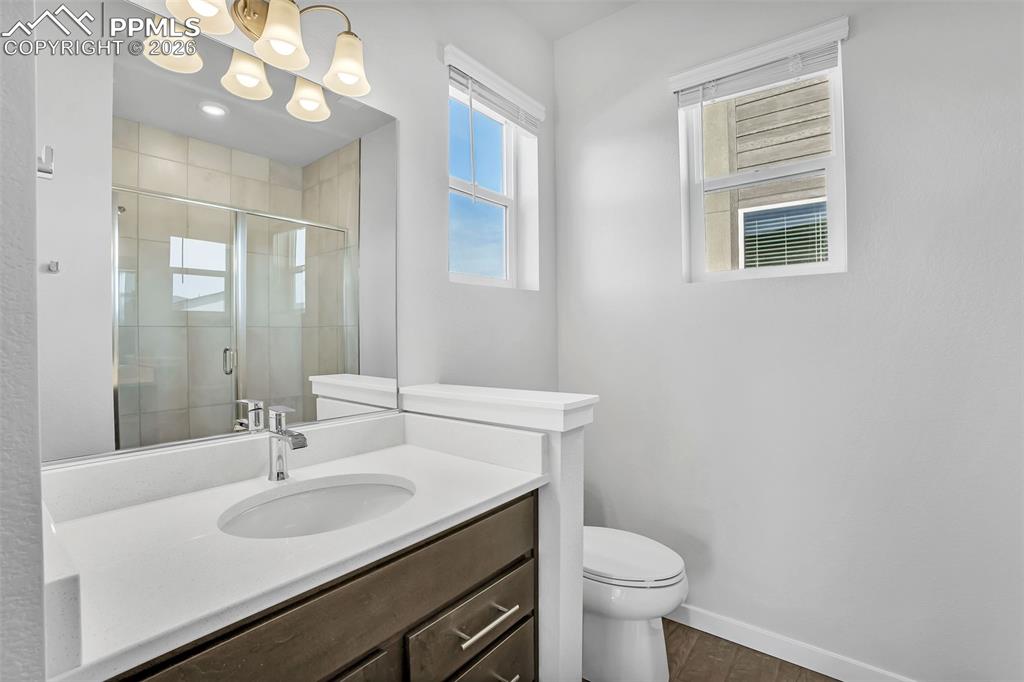 Image 16 of 28: Upper level unit