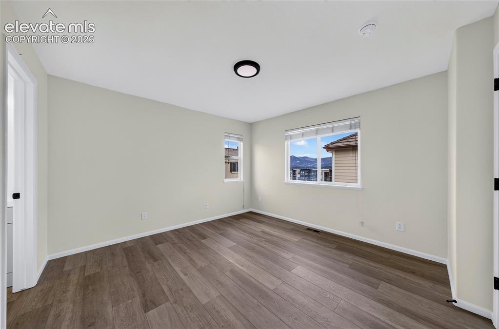Image 14 of 32: Master Bedroom