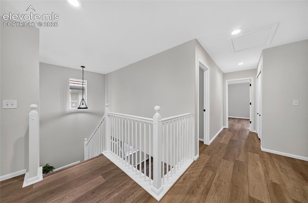 Image 9 of 32: Hallway