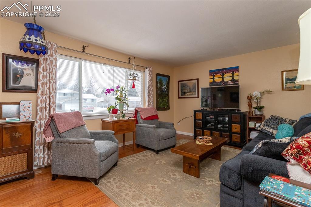 Listing 8601640, Image 3 of 37