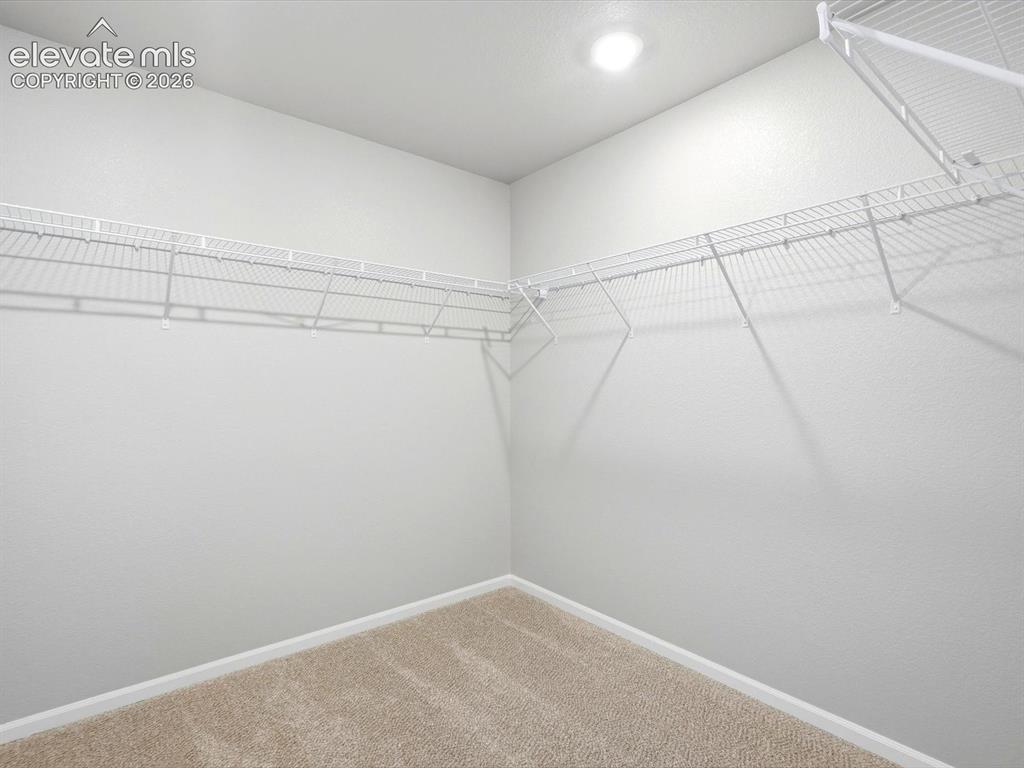 Image 26 of 28: Closet