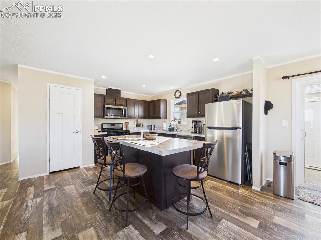 Image 10 of 39: Kitchen