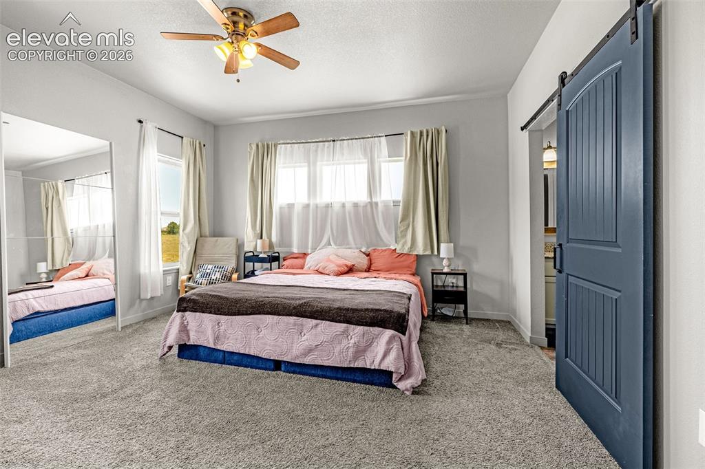 Image 15 of 33: Bedroom