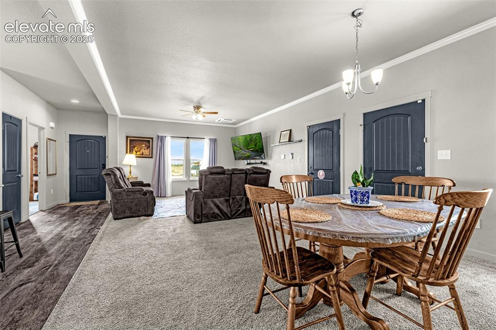 Image 7 of 33: Dining Area