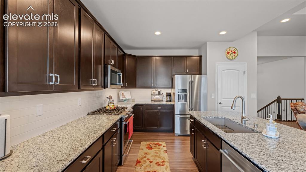 Image 10 of 41: Kitchen