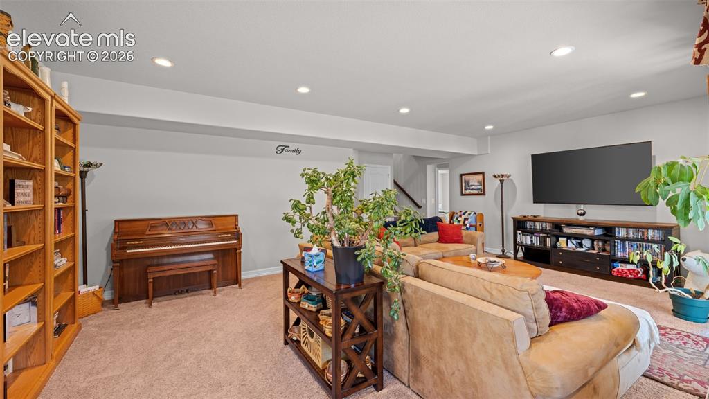 Image 24 of 41: Family Room