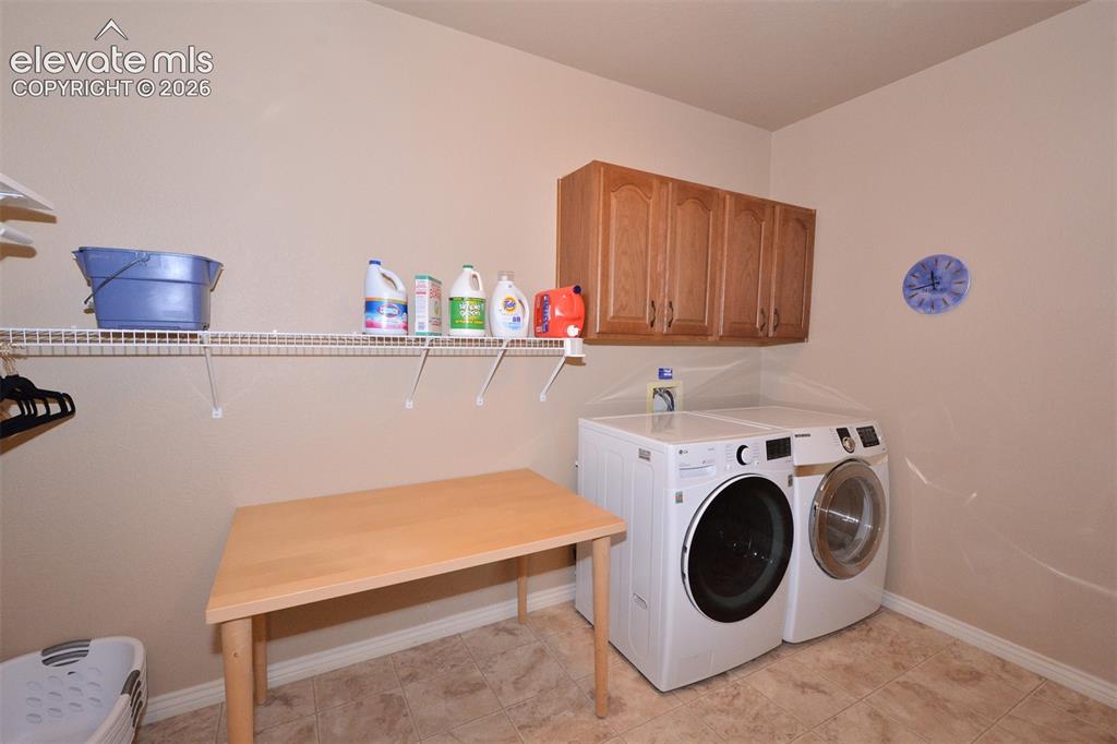 Image 26 of 34: Basement Laundry - 2nd laundry room hookup in Kitchen