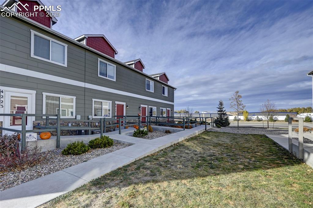 Image 2 of 29: View of yard