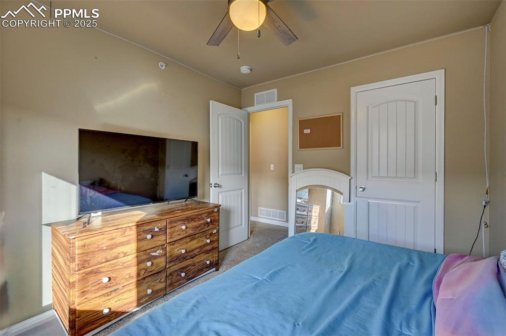 Image 20 of 29: Bedroom