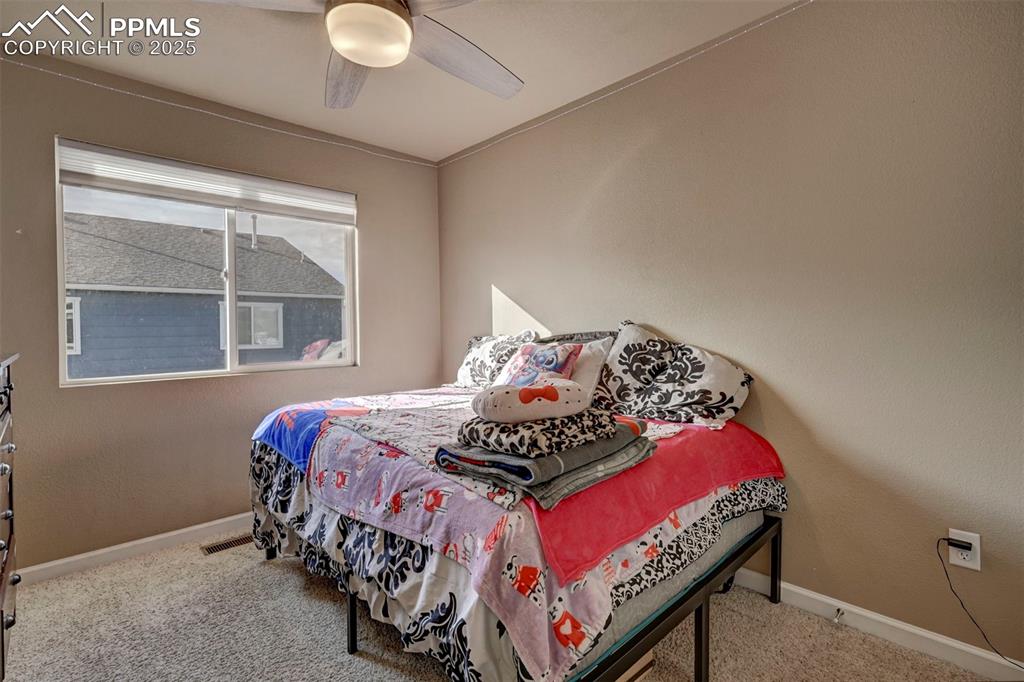 Image 21 of 29: Bedroom