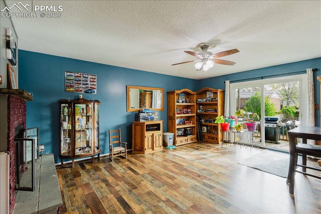 Image 13 of 48: Office