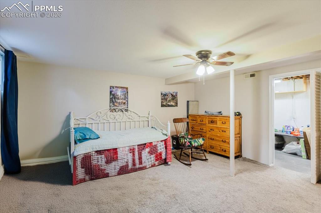 Image 31 of 48: Bedroom