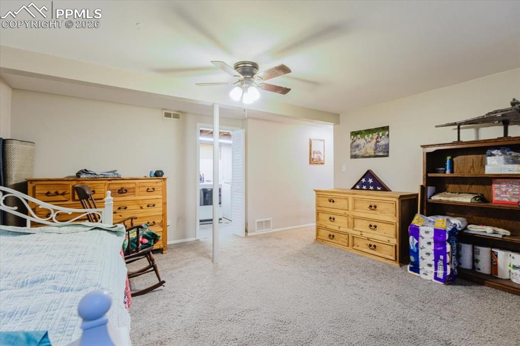 Image 32 of 48: Bedroom