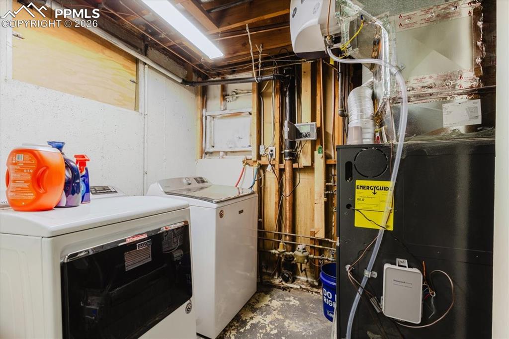 Image 33 of 48: Laundry