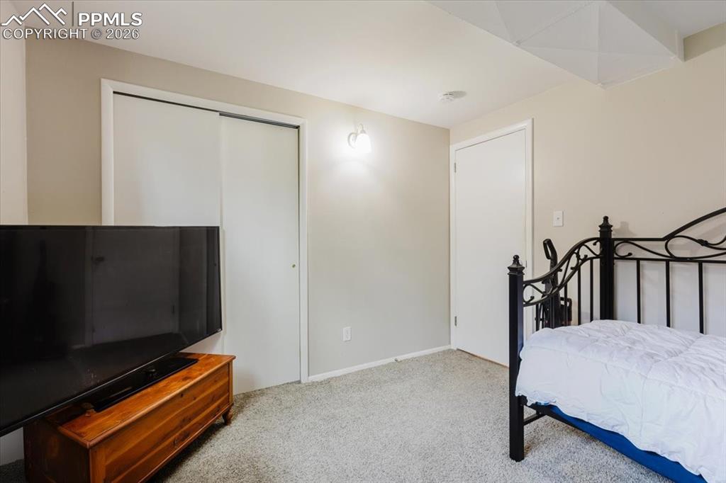 Image 37 of 48: Bedroom