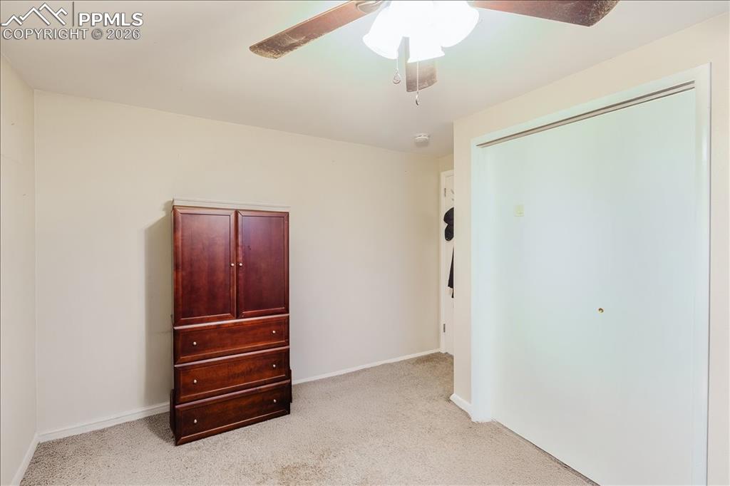 Image 40 of 48: Bedroom