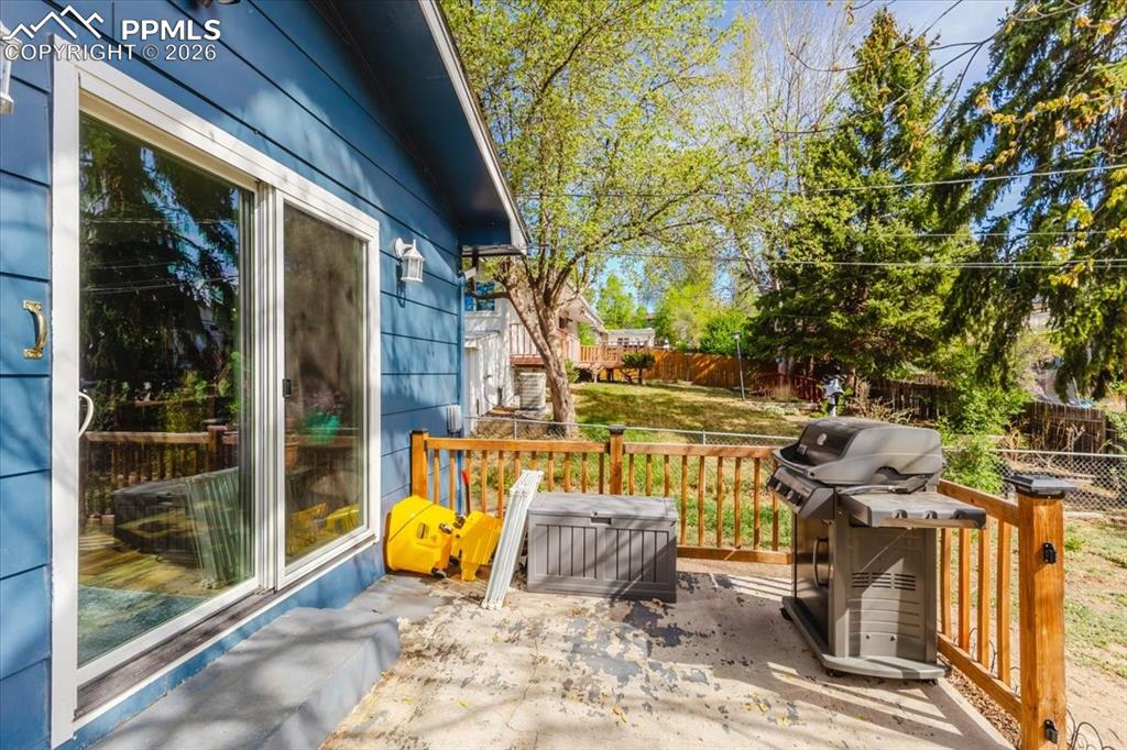 Image 41 of 48: Deck