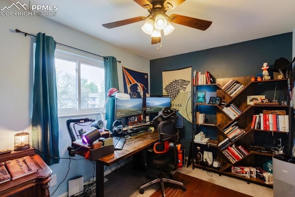 Image 47 of 48: Office