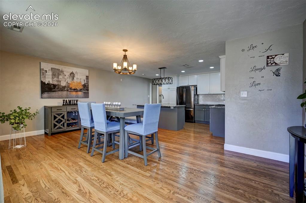 Image 9 of 47: Dining Area