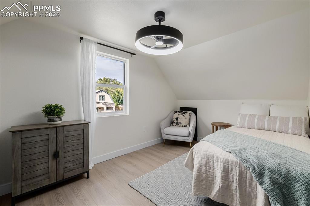 Image 24 of 38: Bedroom