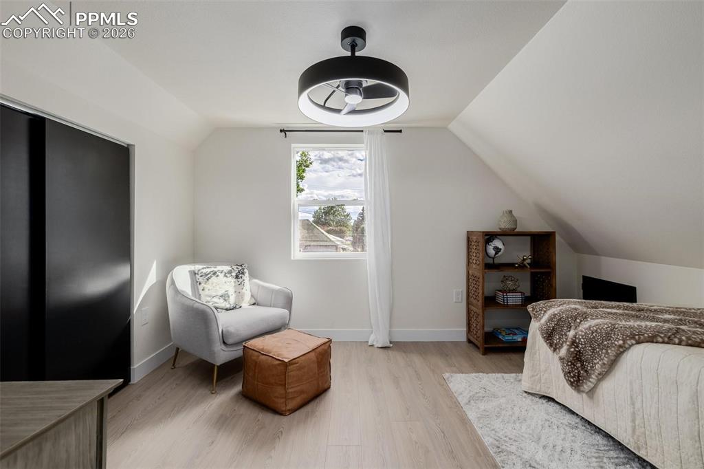 Image 27 of 38: Bedroom