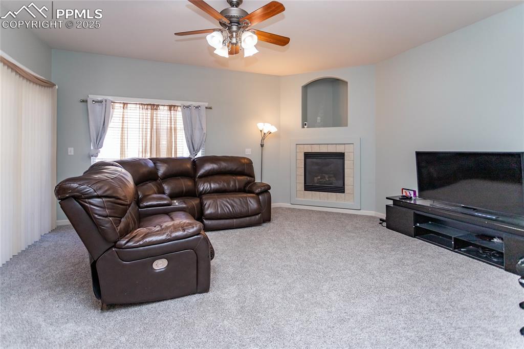 Image 15 of 35: Living Room