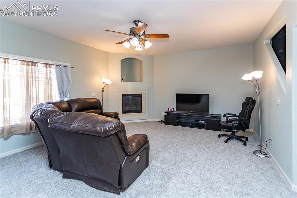 Image 16 of 35: Living Room