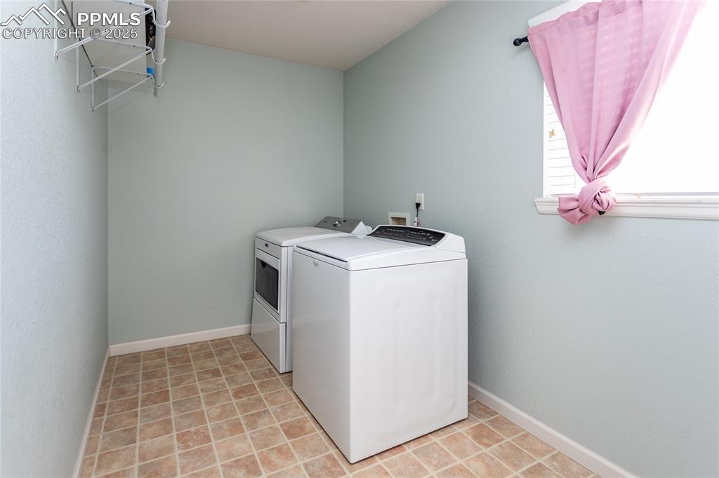 Image 19 of 35: Laundry