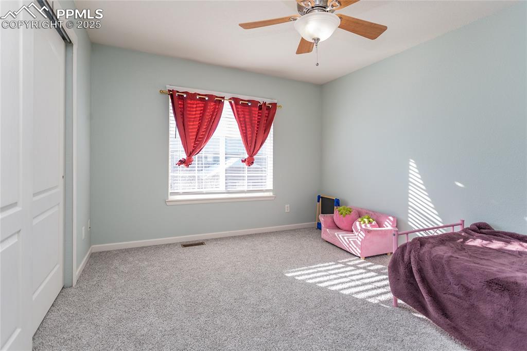 Image 25 of 35: Bedroom