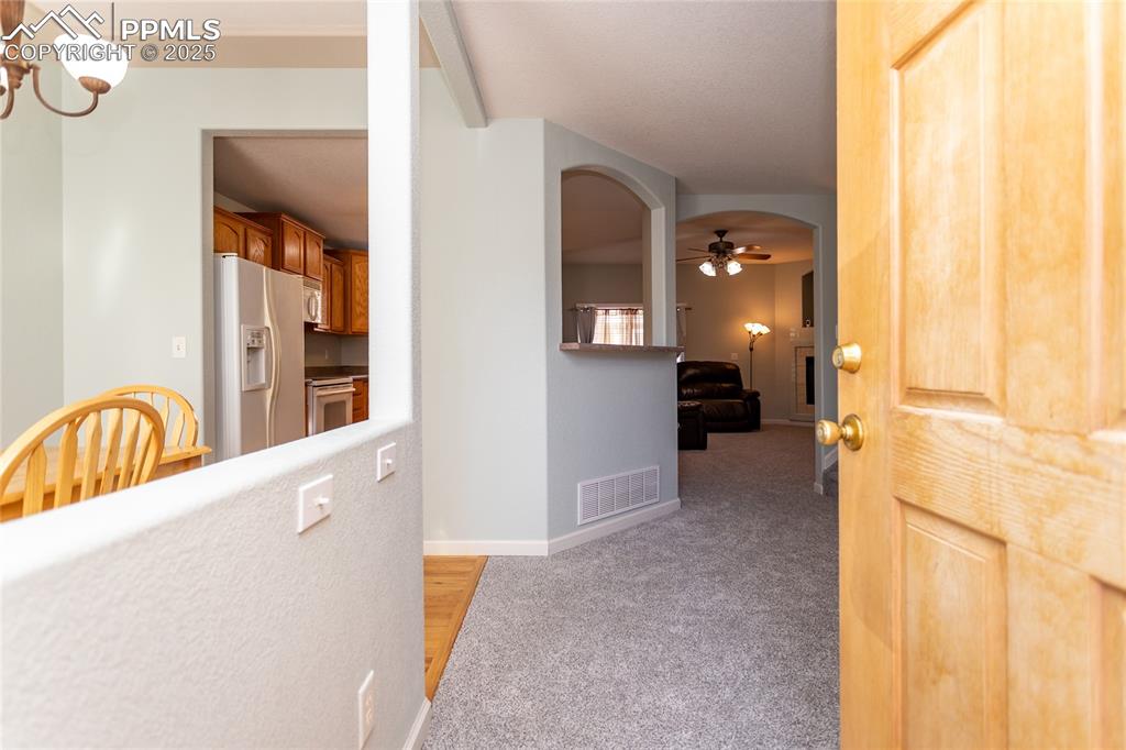 Image 3 of 35: Entry