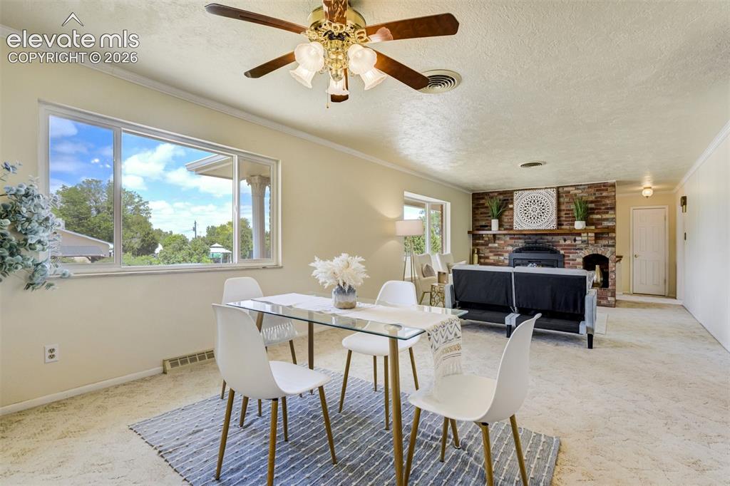 Image 6 of 33: Dining Area