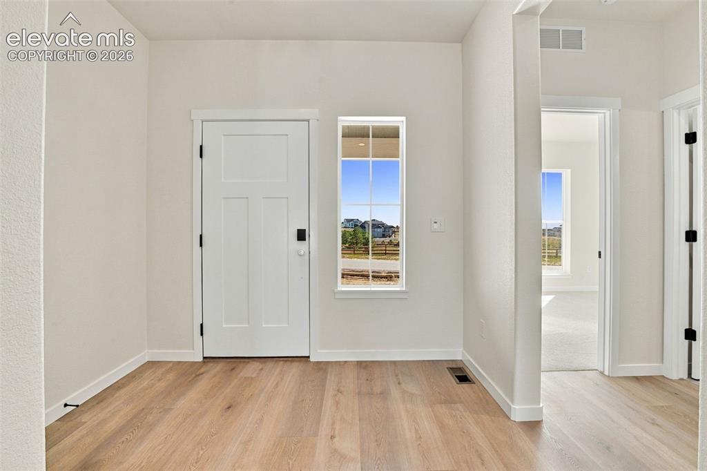 Image 4 of 48: Entry