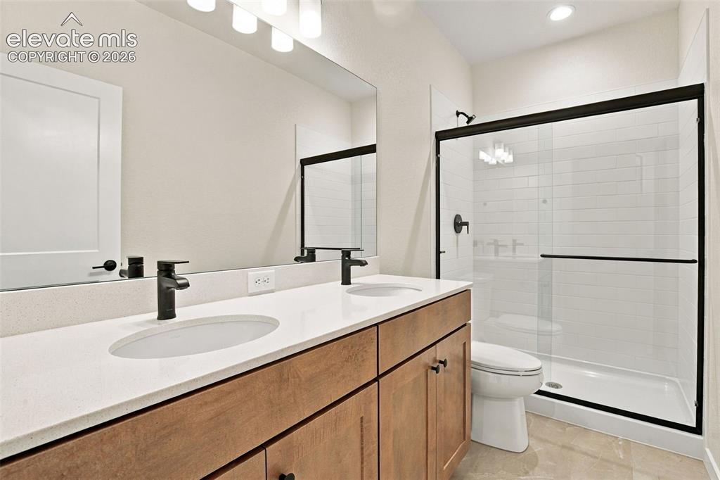 Image 43 of 48: Bathroom