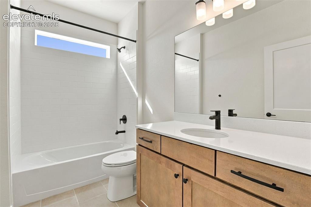 Image 7 of 48: Bathroom