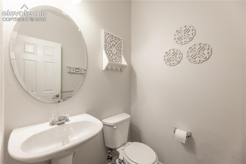 Image 11 of 23: Bathroom